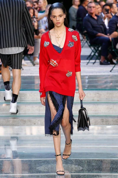 Look 7